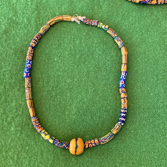 Ghana glass Krobo beaded necklace with two bracelets - Picture 2 of 9